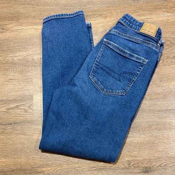 American Eagle Outfitters Denim - American Eagle Outfitters High-Rise Mom Jeans